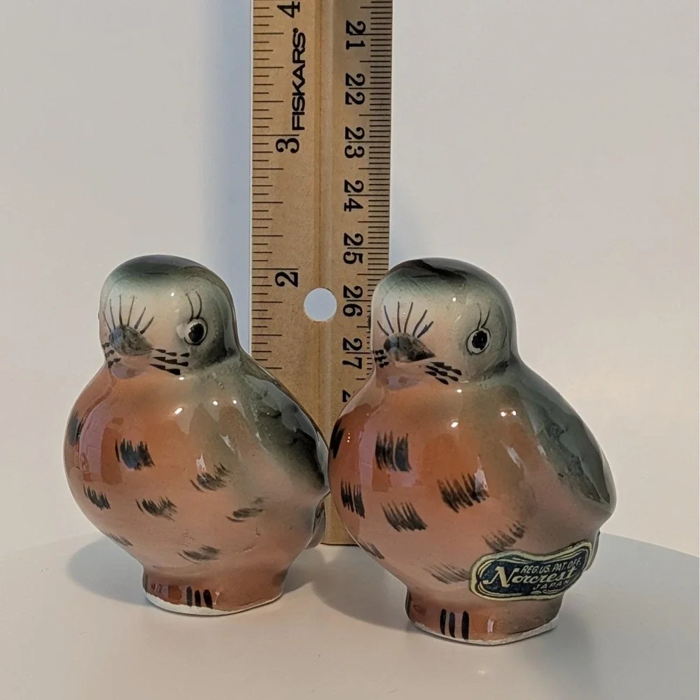 Vintage Norcrest Robin Bird Salt And Pepper Shakers. Made In Japan